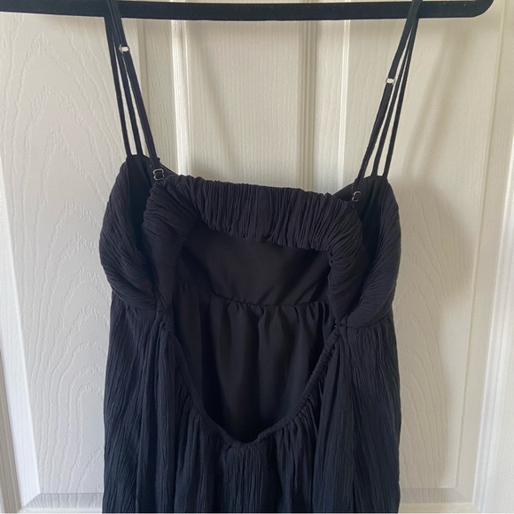 Abercrombie & Fitch Crinkle Textured Maxi Dress in Black - Picture 5 of 6